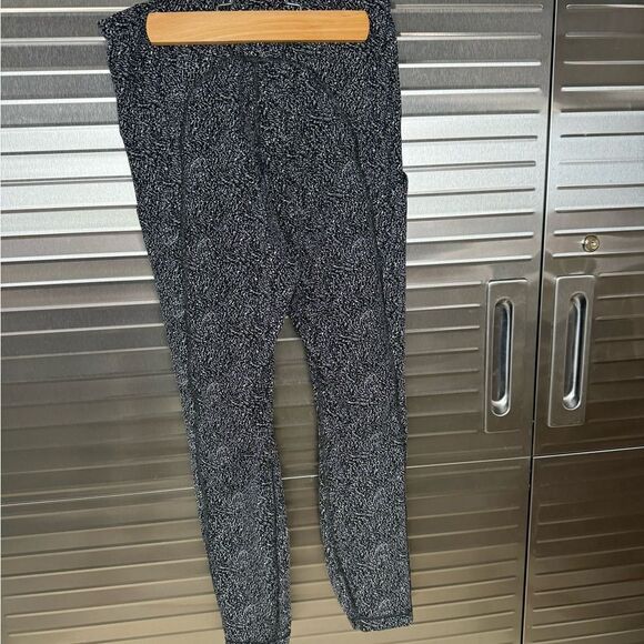 Athleta Ultimate Stash 7/8 Tights Small - Picture 6 of 10